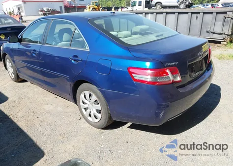 2010 Toyota Camry Le z USA, uszkodzony, nr VIN 4T1BF3EK4AU560452